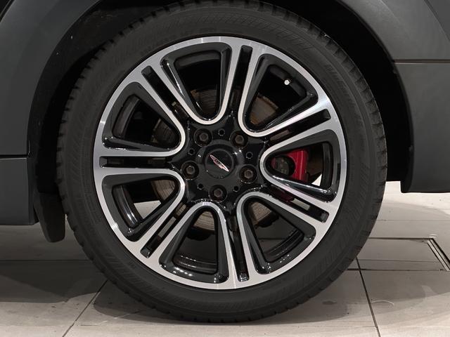 MINI ジョンクーパーワークス クロスオーバー Fシート ヒーター /格納機能付きドアミラー/R スポイラー/助手席シート高さ調節/F アーム レスト/フラット ラゲッジ フロア(41枚目)