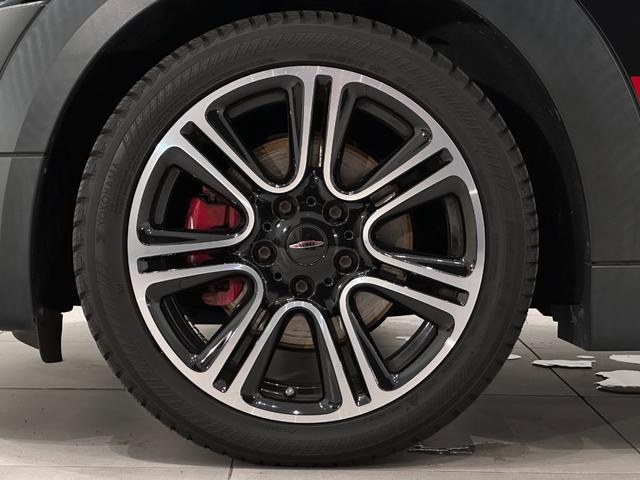 MINI ジョンクーパーワークス クロスオーバー Fシート ヒーター /格納機能付きドアミラー/R スポイラー/助手席シート高さ調節/F アーム レスト/フラット ラゲッジ フロア(42枚目)