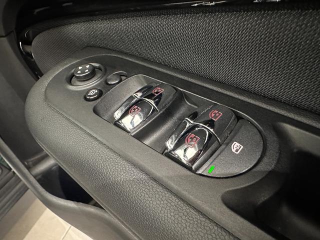 MINI クーパー クラブマン コンフォータイヤ空気圧警告システム ETC ルームミラートランク スルー システムクルーズコントロールブレーキ機能付LED ヘッドライト(17枚目)