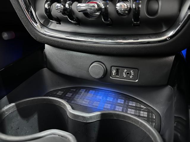 MINI クーパー クラブマン コンフォータイヤ空気圧警告システム ETC ルームミラートランク スルー システムクルーズコントロールブレーキ機能付LED ヘッドライト(23枚目)