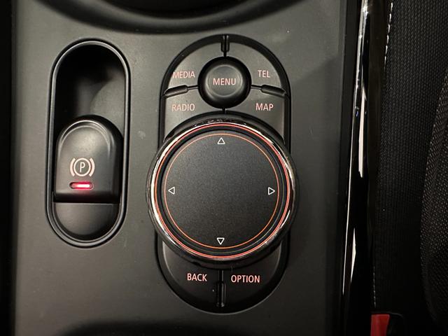 MINI クーパー クラブマン コンフォータイヤ空気圧警告システム ETC ルームミラートランク スルー システムクルーズコントロールブレーキ機能付LED ヘッドライト(25枚目)