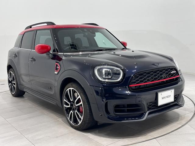 ＭＩＮＩ ジョンクーパーワークス　クロスオーバー　全国２年保証ドライビングアシストアクティブクルーズコントロールＪｏｈｎＣｏｏｐｅｒＷｏｒｋｓレザーステアリングＬＥＤヘッドライトＬＥＤリアコンビランプ１８インチアロイホイールリアビューカメラリアＰＤＣ（4枚目）