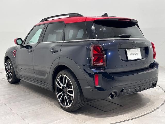 ＭＩＮＩ ジョンクーパーワークス　クロスオーバー　全国２年保証ドライビングアシストアクティブクルーズコントロールＪｏｈｎＣｏｏｐｅｒＷｏｒｋｓレザーステアリングＬＥＤヘッドライトＬＥＤリアコンビランプ１８インチアロイホイールリアビューカメラリアＰＤＣ（8枚目）