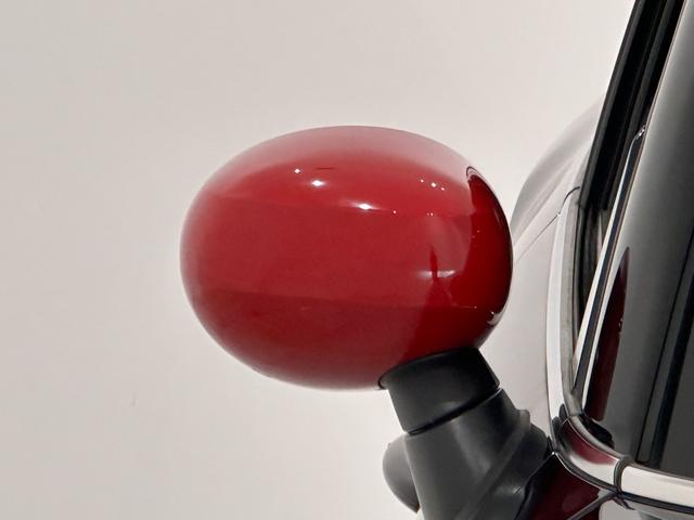 ＭＩＮＩ ジョンクーパーワークス　クロスオーバー　全国２年保証ドライビングアシストアクティブクルーズコントロールＪｏｈｎＣｏｏｐｅｒＷｏｒｋｓレザーステアリングＬＥＤヘッドライトＬＥＤリアコンビランプ１８インチアロイホイールリアビューカメラリアＰＤＣ（11枚目）