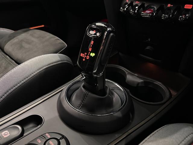 ＭＩＮＩ ジョンクーパーワークス　クロスオーバー　全国２年保証ドライビングアシストアクティブクルーズコントロールＪｏｈｎＣｏｏｐｅｒＷｏｒｋｓレザーステアリングＬＥＤヘッドライトＬＥＤリアコンビランプ１８インチアロイホイールリアビューカメラリアＰＤＣ（24枚目）