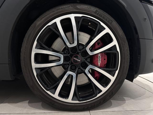 ＭＩＮＩ ジョンクーパーワークス　クロスオーバー　全国２年保証ドライビングアシストアクティブクルーズコントロールＪｏｈｎＣｏｏｐｅｒＷｏｒｋｓレザーステアリングＬＥＤヘッドライトＬＥＤリアコンビランプ１８インチアロイホイールリアビューカメラリアＰＤＣ（42枚目）