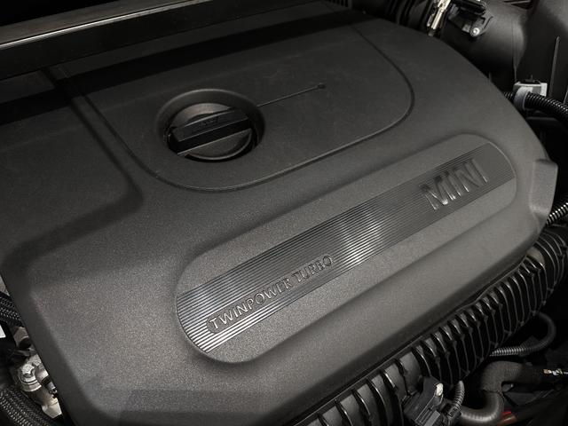 ＭＩＮＩ ジョンクーパーワークス　クロスオーバー　全国２年保証ドライビングアシストアクティブクルーズコントロールＪｏｈｎＣｏｏｐｅｒＷｏｒｋｓレザーステアリングＬＥＤヘッドライトＬＥＤリアコンビランプ１８インチアロイホイールリアビューカメラリアＰＤＣ（46枚目）