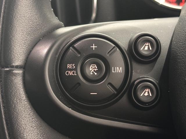 ＭＩＮＩ クーパーＤ　クロスオーバー　ナビタッチスクリーン／ＥＴＣ／ＳＯＳコール／アクティブクルーズコントロール／コンフォートアクセス／ハロゲンヘッドライト／１７インチホイール／ルーフレール／マルチファンクションステアリング（28枚目）