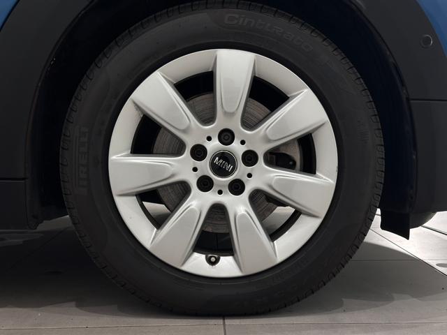 ＭＩＮＩ クーパーＤ　クロスオーバー　ナビタッチスクリーン／ＥＴＣ／ＳＯＳコール／アクティブクルーズコントロール／コンフォートアクセス／ハロゲンヘッドライト／１７インチホイール／ルーフレール／マルチファンクションステアリング（42枚目）