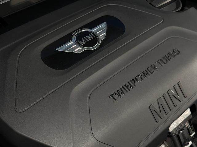 ＭＩＮＩ クーパーＤ　クロスオーバー　ナビタッチスクリーン／ＥＴＣ／ＳＯＳコール／アクティブクルーズコントロール／コンフォートアクセス／ハロゲンヘッドライト／１７インチホイール／ルーフレール／マルチファンクションステアリング（46枚目）