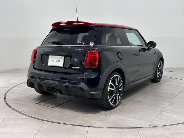 MINI ジョンクーパーワークス ジョンクーパーワークストリム 全国2年保証ナビタッチスクリーン車線逸脱警告バックカメラヘッドアップディスプレイマルチファンクションステアリングパドルシフトMINIドライビングモードコンフォートアクセスLEDヘッドライト(6枚目)