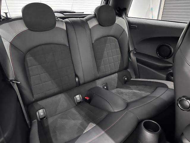 MINI ジョンクーパーワークス ジョンクーパーワークストリム 全国2年保証ナビタッチスクリーン車線逸脱警告バックカメラヘッドアップディスプレイマルチファンクションステアリングパドルシフトMINIドライビングモードコンフォートアクセスLEDヘッドライト(38枚目)