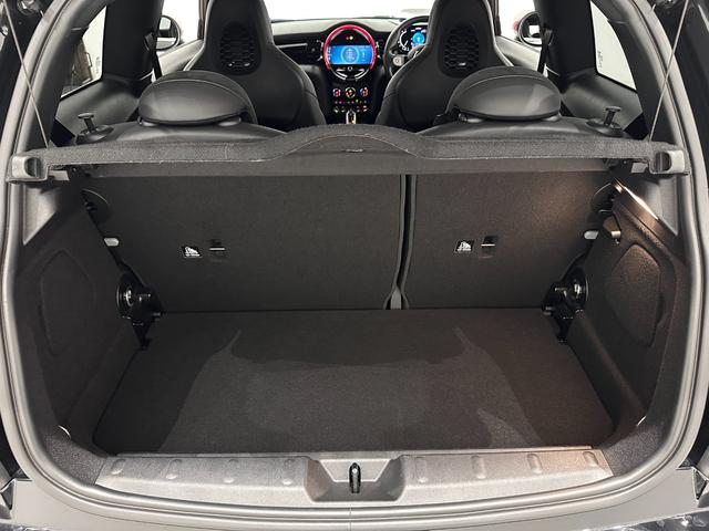 MINI ジョンクーパーワークス ジョンクーパーワークストリム 全国2年保証ナビタッチスクリーン車線逸脱警告バックカメラヘッドアップディスプレイマルチファンクションステアリングパドルシフトMINIドライビングモードコンフォートアクセスLEDヘッドライト(41枚目)