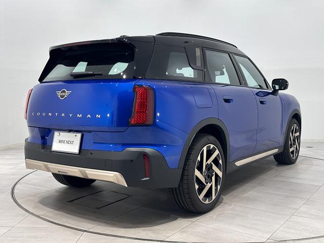 MINI カントリーマンD クラシック・トリム 全国2年保証センターディスプレイ高速道路渋滞時ハンズオフワイヤレス充電ヘッドアップディスプレイパーキングアシストplayAppleCarPlayMINIConnectedサラウンドビューシステム(6枚目)