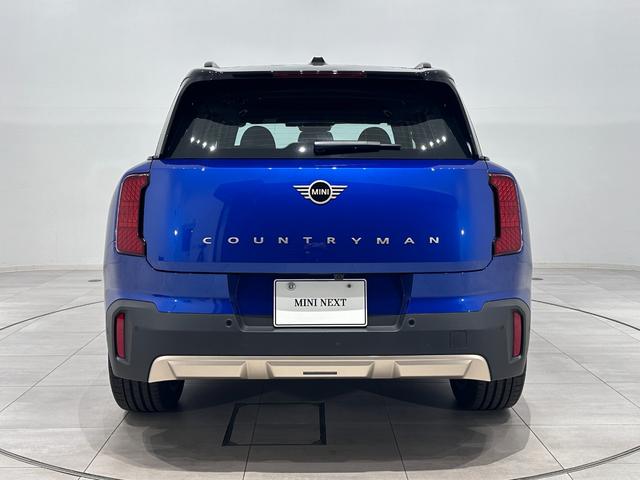 MINI カントリーマンD クラシック・トリム 全国2年保証センターディスプレイ高速道路渋滞時ハンズオフワイヤレス充電ヘッドアップディスプレイパーキングアシストplayAppleCarPlayMINIConnectedサラウンドビューシステム(7枚目)
