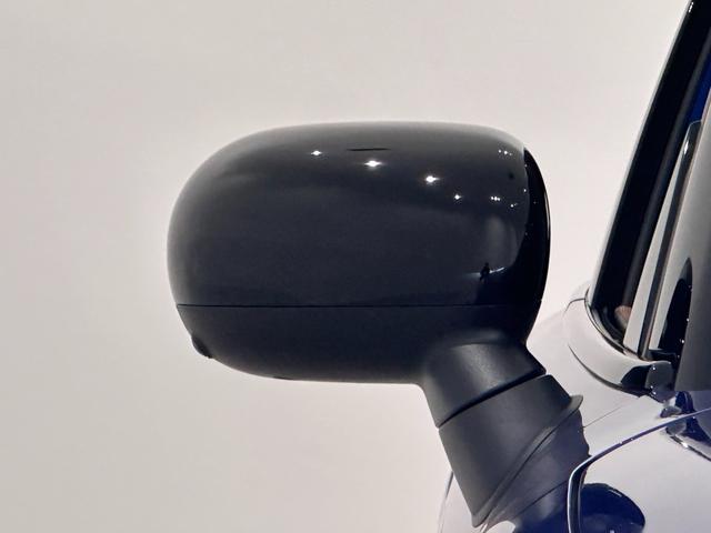 MINI カントリーマンD クラシック・トリム 全国2年保証センターディスプレイ高速道路渋滞時ハンズオフワイヤレス充電ヘッドアップディスプレイパーキングアシストplayAppleCarPlayMINIConnectedサラウンドビューシステム(11枚目)