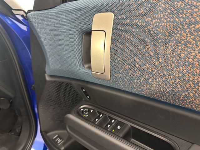 MINI カントリーマンD クラシック・トリム 全国2年保証センターディスプレイ高速道路渋滞時ハンズオフワイヤレス充電ヘッドアップディスプレイパーキングアシストplayAppleCarPlayMINIConnectedサラウンドビューシステム(16枚目)