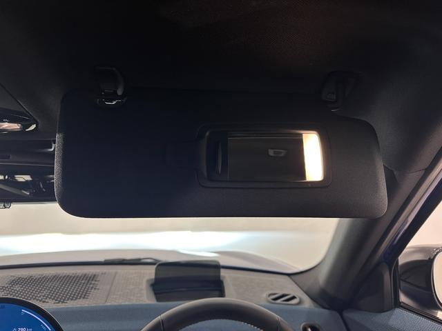 MINI カントリーマンD クラシック・トリム 全国2年保証センターディスプレイ高速道路渋滞時ハンズオフワイヤレス充電ヘッドアップディスプレイパーキングアシストplayAppleCarPlayMINIConnectedサラウンドビューシステム(17枚目)