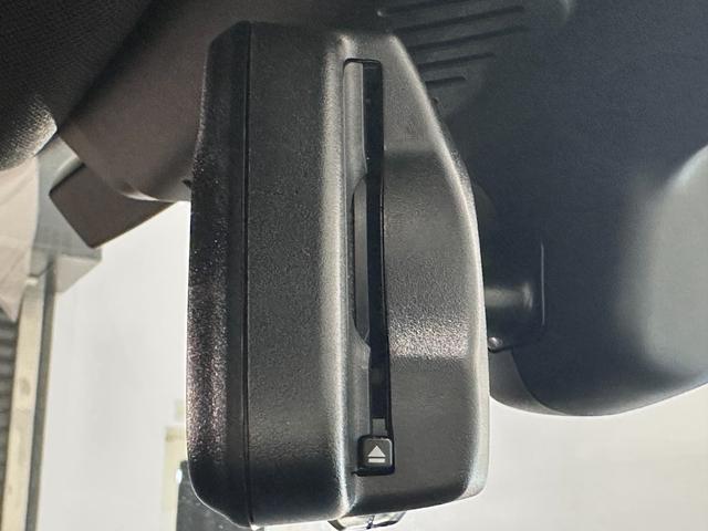 MINI カントリーマンD クラシック・トリム 全国2年保証センターディスプレイ高速道路渋滞時ハンズオフワイヤレス充電ヘッドアップディスプレイパーキングアシストplayAppleCarPlayMINIConnectedサラウンドビューシステム(19枚目)