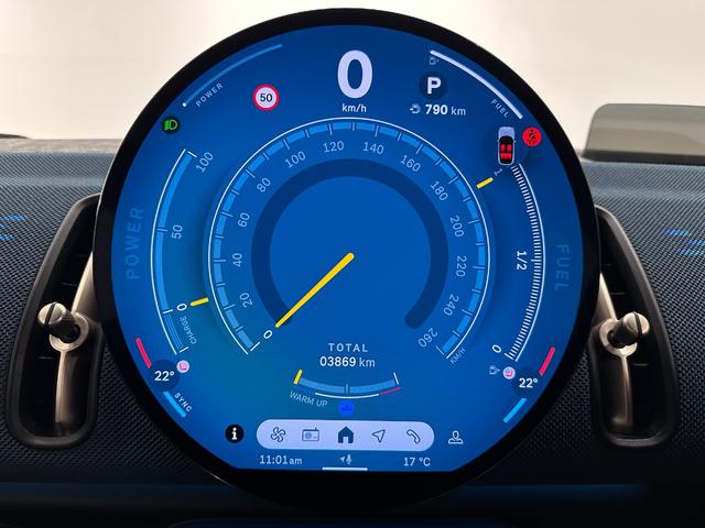 MINI カントリーマンD クラシック・トリム 全国2年保証センターディスプレイ高速道路渋滞時ハンズオフワイヤレス充電ヘッドアップディスプレイパーキングアシストplayAppleCarPlayMINIConnectedサラウンドビューシステム(24枚目)