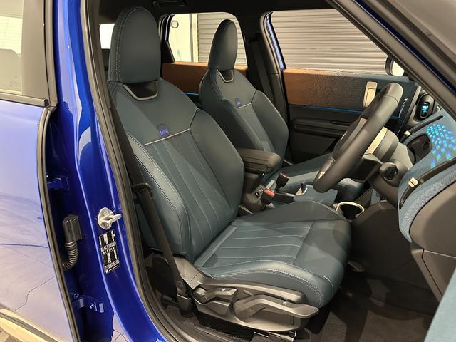 MINI カントリーマンD クラシック・トリム 全国2年保証センターディスプレイ高速道路渋滞時ハンズオフワイヤレス充電ヘッドアップディスプレイパーキングアシストplayAppleCarPlayMINIConnectedサラウンドビューシステム(33枚目)