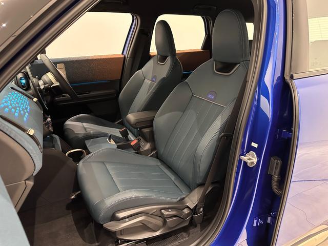 MINI カントリーマンD クラシック・トリム 全国2年保証センターディスプレイ高速道路渋滞時ハンズオフワイヤレス充電ヘッドアップディスプレイパーキングアシストplayAppleCarPlayMINIConnectedサラウンドビューシステム(35枚目)