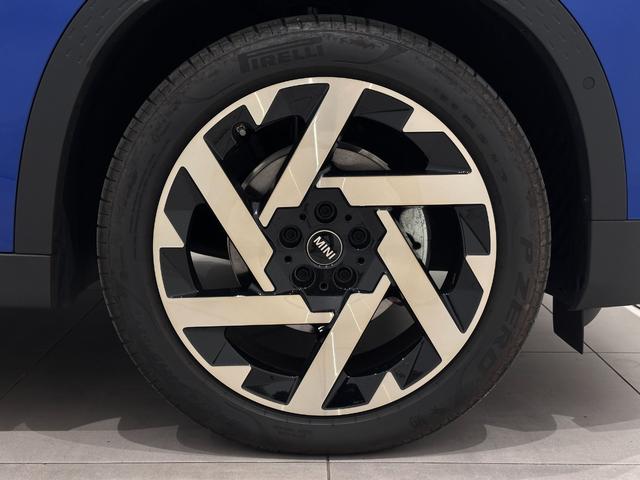 MINI カントリーマンD クラシック・トリム 全国2年保証センターディスプレイ高速道路渋滞時ハンズオフワイヤレス充電ヘッドアップディスプレイパーキングアシストplayAppleCarPlayMINIConnectedサラウンドビューシステム(39枚目)