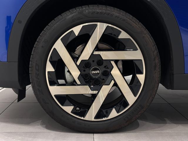 MINI カントリーマンD クラシック・トリム 全国2年保証センターディスプレイ高速道路渋滞時ハンズオフワイヤレス充電ヘッドアップディスプレイパーキングアシストplayAppleCarPlayMINIConnectedサラウンドビューシステム(41枚目)