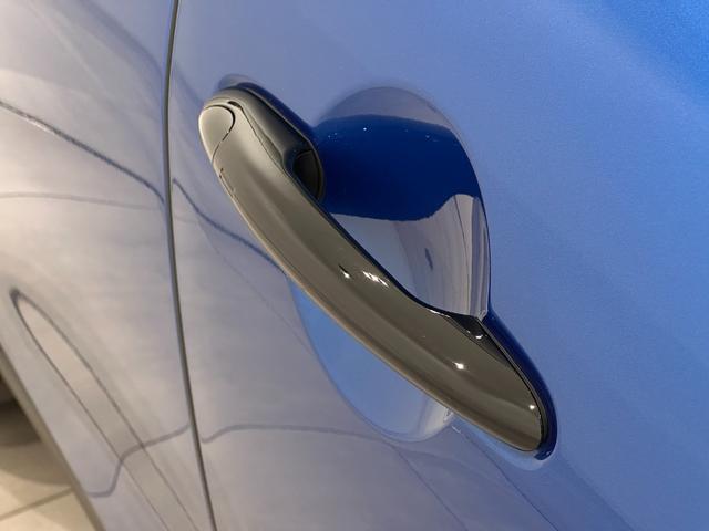 MINI クーパーC クラシック・トリム 全国2年保証有機ELセンターディスプレイApple CarPlayワイヤレス充電アダプティブLEDヘッドライトアクティブクルーズコントロールパノラマビュー(リア)パーキングアシスト16インチホイール(15枚目)