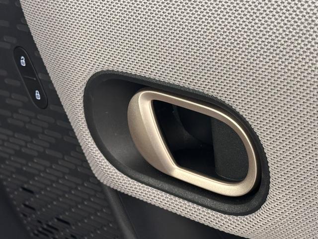 MINI クーパーC クラシック・トリム 全国2年保証有機ELセンターディスプレイApple CarPlayワイヤレス充電アダプティブLEDヘッドライトアクティブクルーズコントロールパノラマビュー(リア)パーキングアシスト16インチホイール(16枚目)