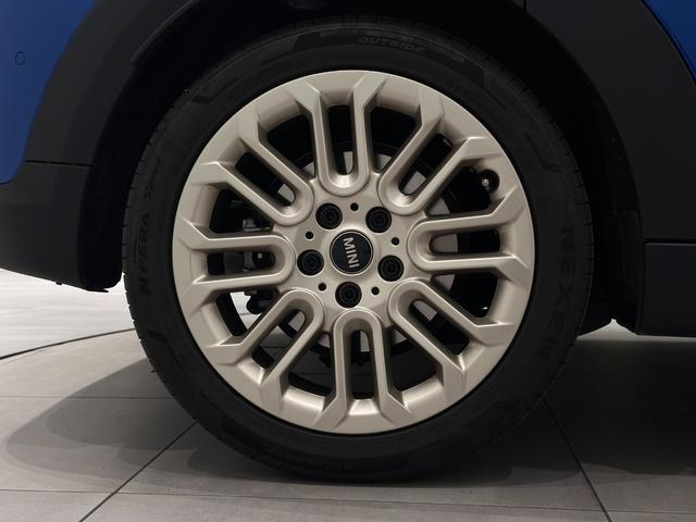 MINI クーパーC クラシック・トリム 全国2年保証有機ELセンターディスプレイApple CarPlayワイヤレス充電アダプティブLEDヘッドライトアクティブクルーズコントロールパノラマビュー(リア)パーキングアシスト16インチホイール(38枚目)