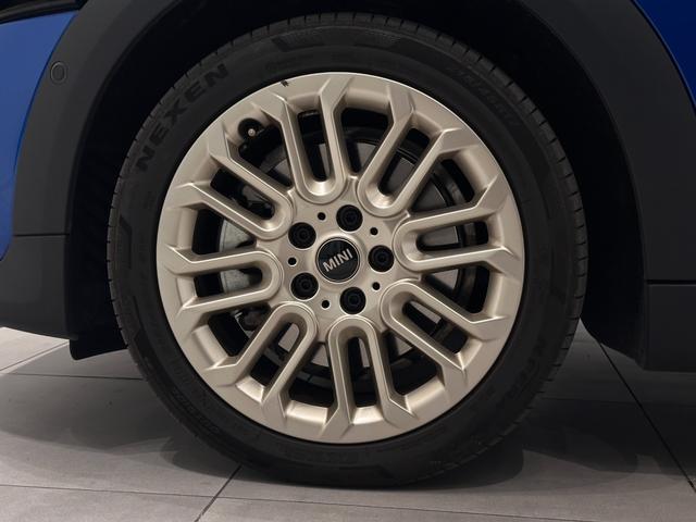 MINI クーパーC クラシック・トリム 全国2年保証有機ELセンターディスプレイApple CarPlayワイヤレス充電アダプティブLEDヘッドライトアクティブクルーズコントロールパノラマビュー(リア)パーキングアシスト16インチホイール(39枚目)