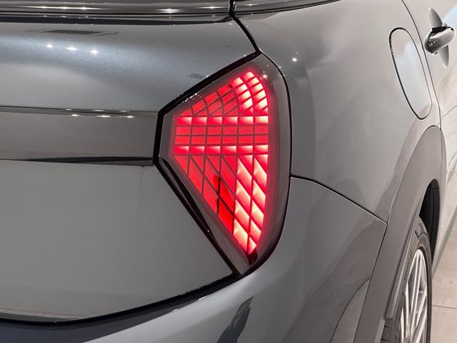 MINI クーパーC クラシック・トリム 全国2年保証Apple CarPlayレーンキーピングアシストアダプティブLEDヘッドライト16インチホイールクルーズコントロールハイビームアシストキワイヤレス充電パノラマビューリアリバースアシスト(13枚目)