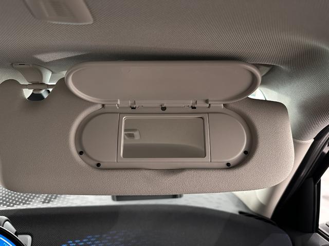 MINI クーパーC クラシック・トリム 全国2年保証Apple CarPlayレーンキーピングアシストアダプティブLEDヘッドライト16インチホイールクルーズコントロールハイビームアシストキワイヤレス充電パノラマビューリアリバースアシスト(18枚目)