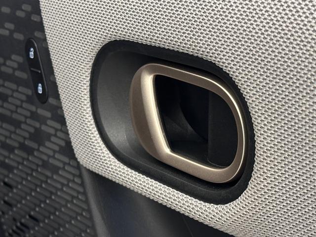 MINI クーパーC クラシック・トリム 全国2年保証AppleCarPlayワイヤレス充電デジタルキープラスコンフォートアクセスLEDヘッドライトアクティブクルーズコントロールアクティブPDCフロントリアパノラマビューリア16インチホイール(16枚目)