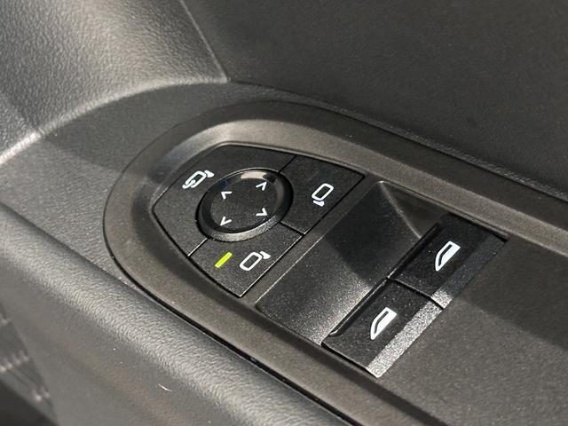 MINI クーパーC クラシック・トリム 全国2年保証AppleCarPlayワイヤレス充電デジタルキープラスコンフォートアクセスLEDヘッドライトアクティブクルーズコントロールアクティブPDCフロントリアパノラマビューリア16インチホイール(17枚目)