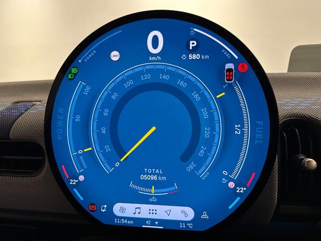 MINI クーパーC クラシック・トリム 全国2年保証AppleCarPlayワイヤレス充電デジタルキープラスコンフォートアクセスLEDヘッドライトアクティブクルーズコントロールアクティブPDCフロントリアパノラマビューリア16インチホイール(29枚目)