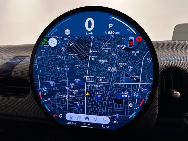 MINI クーパーC クラシック・トリム 全国2年保証AppleCarPlayワイヤレス充電デジタルキープラスコンフォートアクセスLEDヘッドライトアクティブクルーズコントロールアクティブPDCフロントリアパノラマビューリア16インチホイール(30枚目)