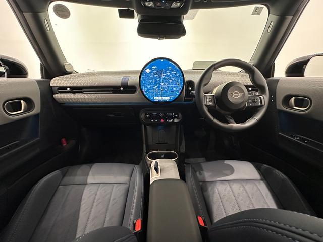 MINI クーパーC クラシック・トリム 全国2年保証AppleCarPlayワイヤレス充電デジタルキープラスコンフォートアクセスLEDヘッドライトアクティブクルーズコントロールアクティブPDCフロントリアパノラマビューリア16インチホイール(34枚目)