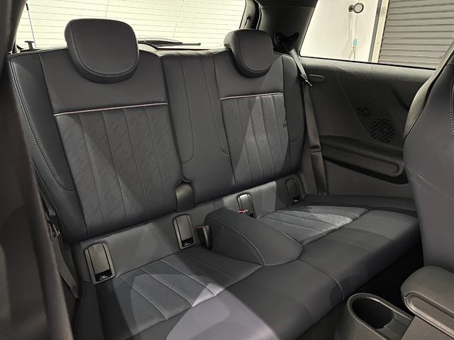 MINI クーパーC クラシック・トリム 全国2年保証AppleCarPlayワイヤレス充電デジタルキープラスコンフォートアクセスLEDヘッドライトアクティブクルーズコントロールアクティブPDCフロントリアパノラマビューリア16インチホイール(36枚目)