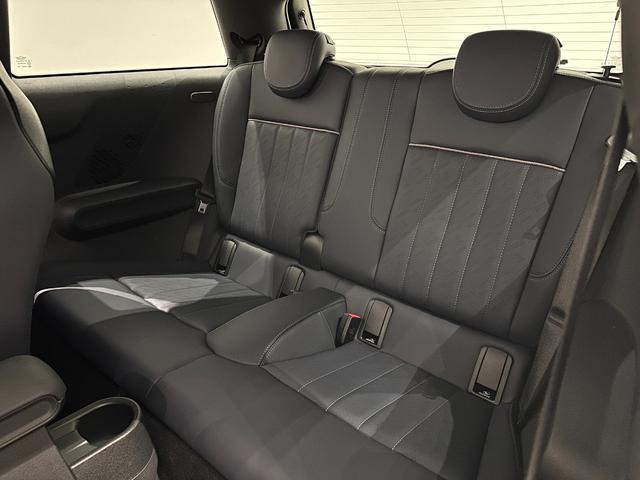 MINI クーパーC クラシック・トリム 全国2年保証AppleCarPlayワイヤレス充電デジタルキープラスコンフォートアクセスLEDヘッドライトアクティブクルーズコントロールアクティブPDCフロントリアパノラマビューリア16インチホイール(38枚目)