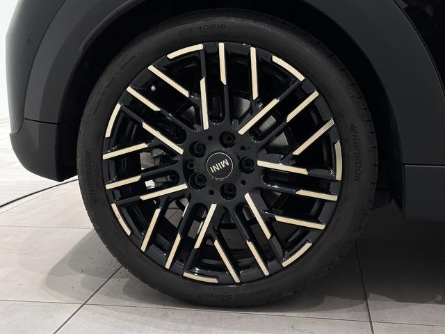 MINI クーパーC クラシック・トリム 全国2年保証AppleCarPlayワイヤレス充電デジタルキープラスコンフォートアクセスLEDヘッドライトアクティブクルーズコントロールアクティブPDCフロントリアパノラマビューリア16インチホイール(41枚目)