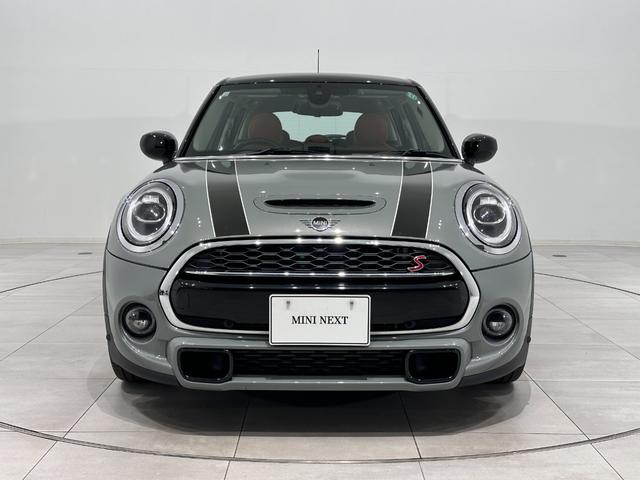 MINI クーパーS ナビタッチスクリーンETCSOSコールアクティブクルーズコントロールマルチファンクションステアリングコンフォートアクセスLEDヘッドライトLEDリアコンビランプ17インチホイール(3枚目)