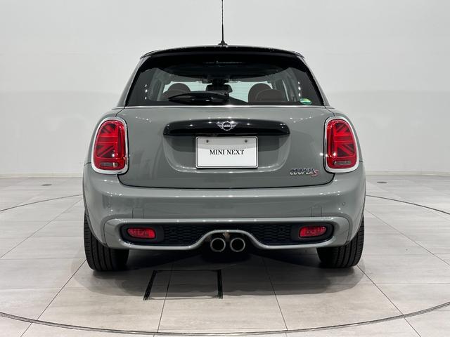 MINI クーパーS ナビタッチスクリーンETCSOSコールアクティブクルーズコントロールマルチファンクションステアリングコンフォートアクセスLEDヘッドライトLEDリアコンビランプ17インチホイール(7枚目)