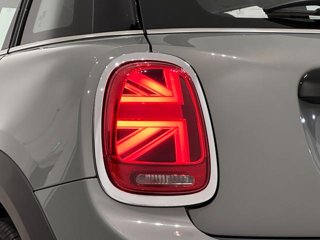 MINI クーパーS ナビタッチスクリーンETCSOSコールアクティブクルーズコントロールマルチファンクションステアリングコンフォートアクセスLEDヘッドライトLEDリアコンビランプ17インチホイール(14枚目)