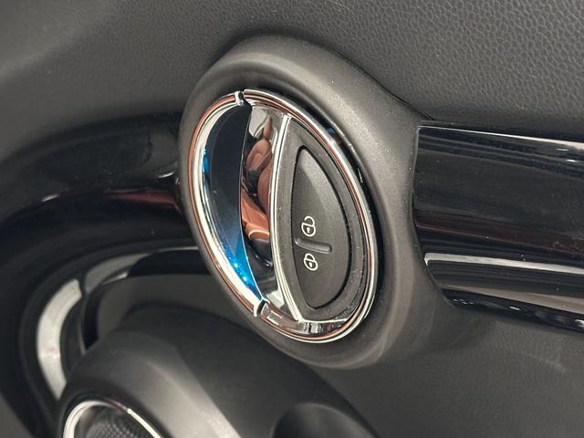 MINI クーパーS ナビタッチスクリーンETCSOSコールアクティブクルーズコントロールマルチファンクションステアリングコンフォートアクセスLEDヘッドライトLEDリアコンビランプ17インチホイール(16枚目)