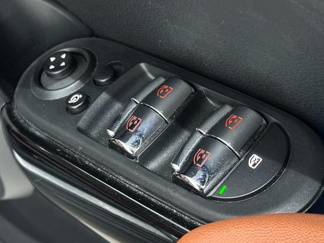 MINI クーパーS ナビタッチスクリーンETCSOSコールアクティブクルーズコントロールマルチファンクションステアリングコンフォートアクセスLEDヘッドライトLEDリアコンビランプ17インチホイール(17枚目)