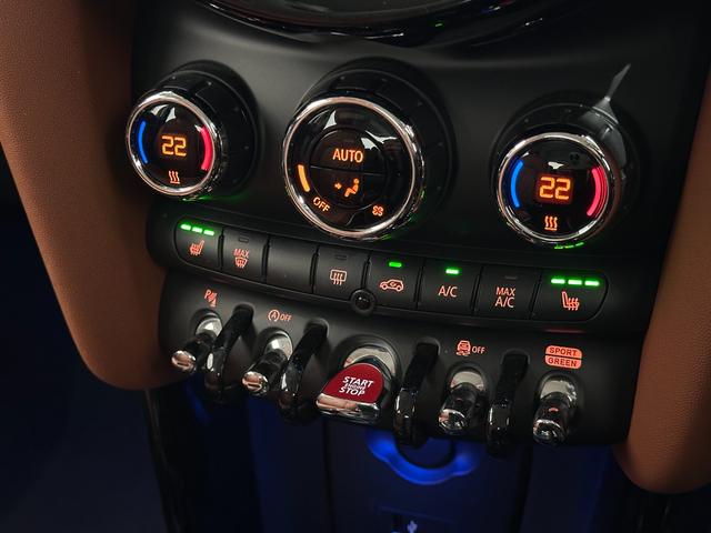 MINI クーパーS ナビタッチスクリーンETCSOSコールアクティブクルーズコントロールマルチファンクションステアリングコンフォートアクセスLEDヘッドライトLEDリアコンビランプ17インチホイール(22枚目)