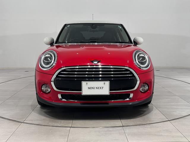 MINI クーパーD ナビ(タッチスクリーン)SOSコール衝突回被害軽減ブレーキマルチファンクションステアリングハロゲンヘッドライトLEDリアコンビランプ15インチホイール(3枚目)