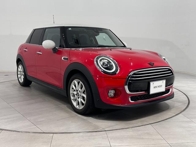 MINI クーパーD ナビ(タッチスクリーン)SOSコール衝突回被害軽減ブレーキマルチファンクションステアリングハロゲンヘッドライトLEDリアコンビランプ15インチホイール(4枚目)